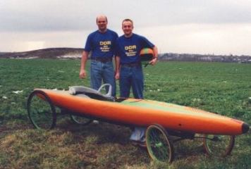 Kanu3.jpg (15852 Byte)